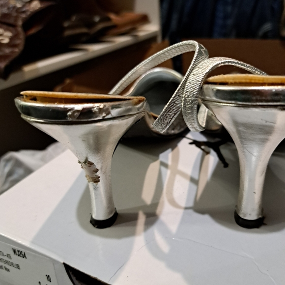 Silver pumps - Picture 3 of 4